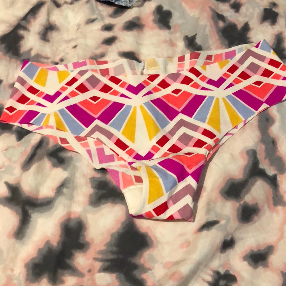 Victoria Secret Pink panties. Never wore!!